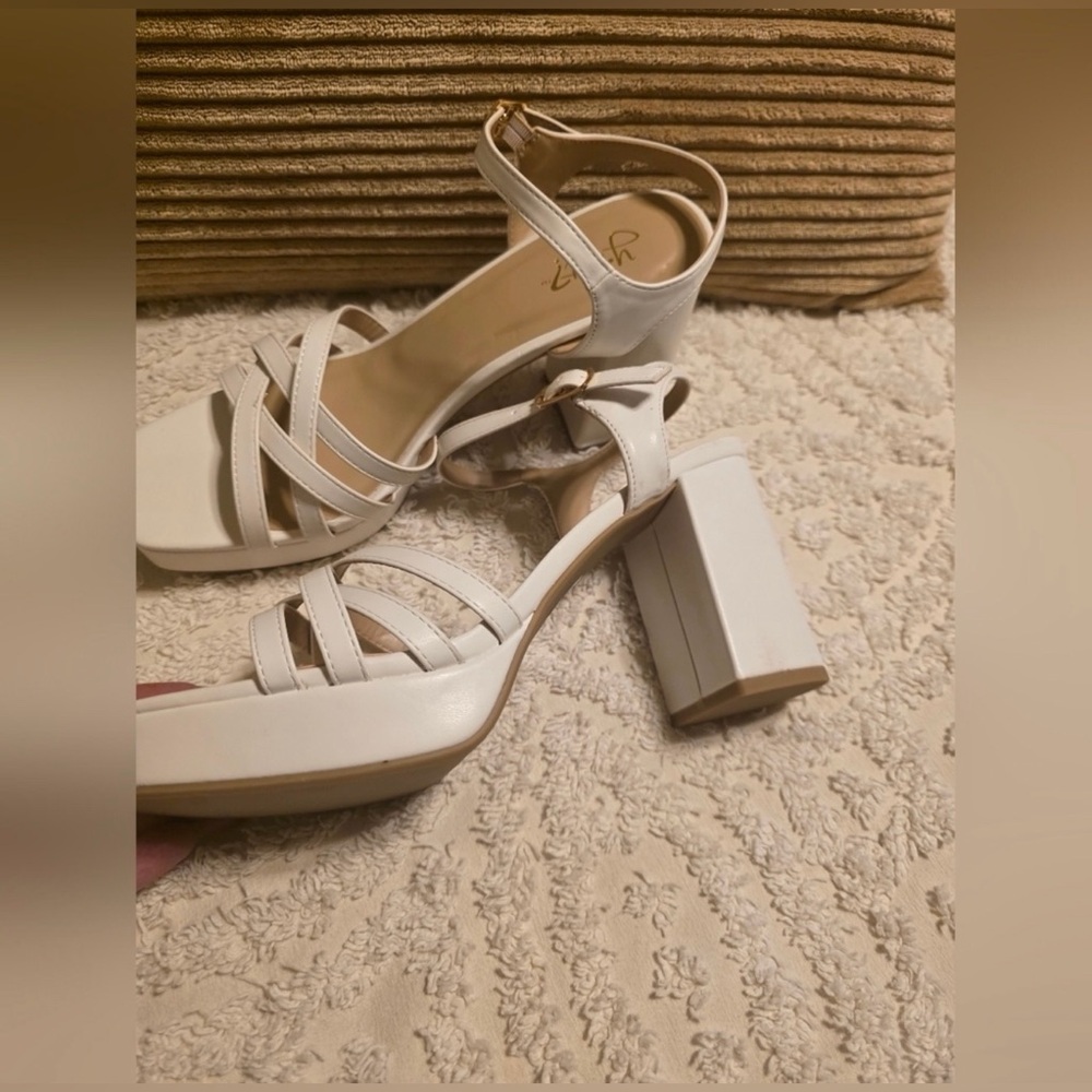 NWOT - Elegant Cream Block Heel
Sandals NWOT